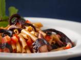 Htapodi Me Makaronaki Kofto (Stewed Octopus With Macaroni)
