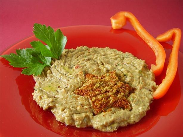 Mediterranean Kalamata Hummus. Photo by Thorsten