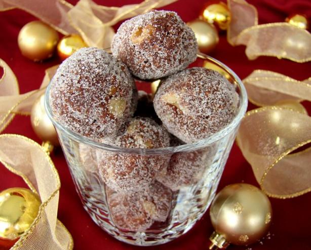 Christmas Rum Balls(Or Bourbon Balls). Photo by Marg (CaymanDesigns)