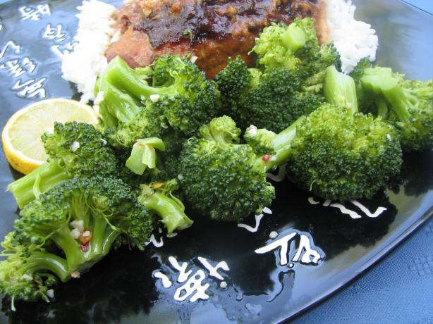 Microwave Lemon Garlic Broccoli. Photo by lazyme