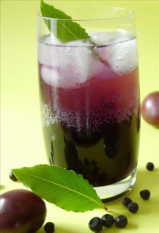 Plum-Blueberry Spritzers. Photo by Thorsten