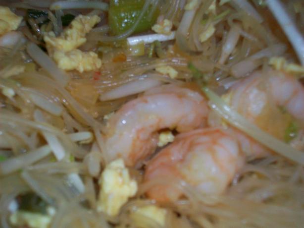 Paad Thai - Shrimp (Stir-Fried Thai Noodles). Photo by Laouli