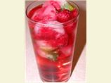 Honey Lemonade With Raspberry Cubes