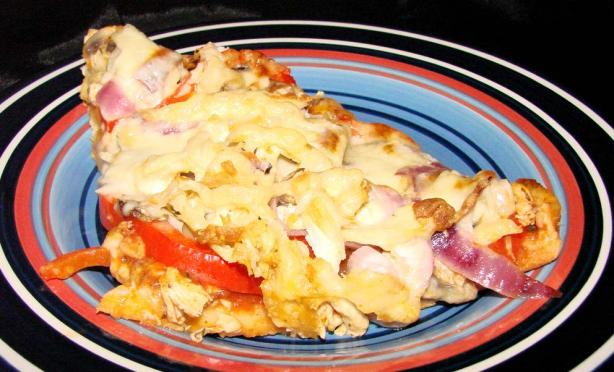 Chicken Salsa Pizza. Photo by Boomette