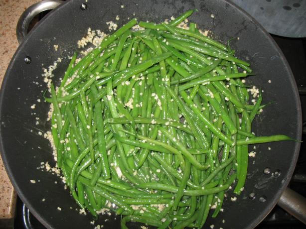 Garlic String / Green  Beans. Photo by Acadia*