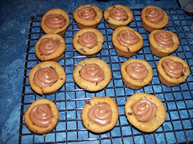 Chocolate Cream Cheese Filled Cookie Cups. Photo by shimmerysummersun