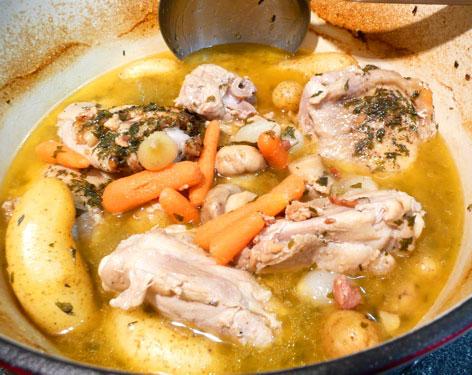Coq Au Vin Blanc. Photo by Mikekey