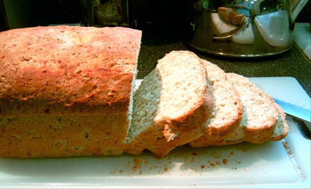 Oat Potato Sandwich Bread. Photo by Mikekey