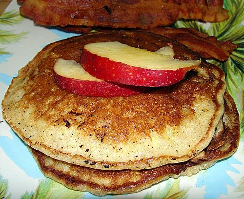 Sour Cream Apple Pancakes. Photo by diner524