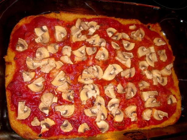Easy Mushroom Garlic Polenta Pizza. Photo by Princapessa