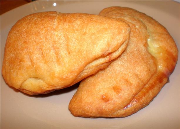 Sambusaks (Cheese-Filled Pastries). Photo by katia