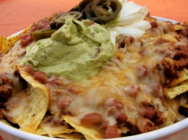 Easy Chili Nachos. Photo by lazyme