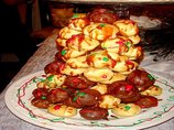 Croquembouche (puff, christmas tree). Photo by punkroqsk8rchic