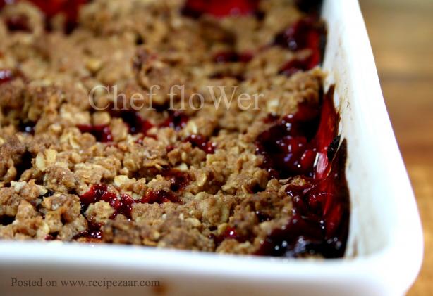 Cinnamon Plum Crumble. Photo by Chef floWer