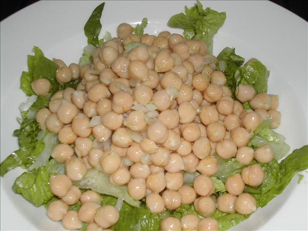 Very Tasty Chickpea Salad. Photo by Syrinx