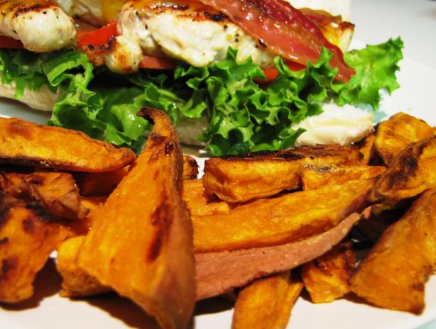 Delish Sweet Potato "fries" Low Fat. Photo by loof