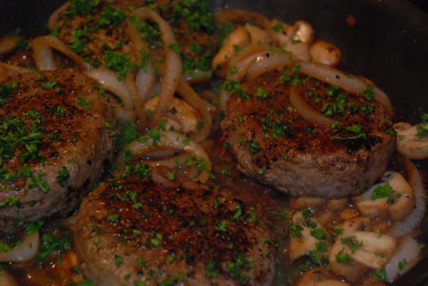Hamburger Steak (Hache) Au Poivre. Photo by carmenskitchen