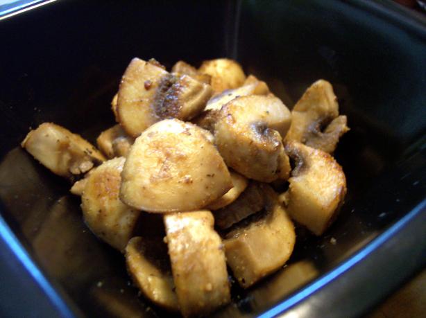 Mushrooms With Wine and Coriander. Photo by Nif