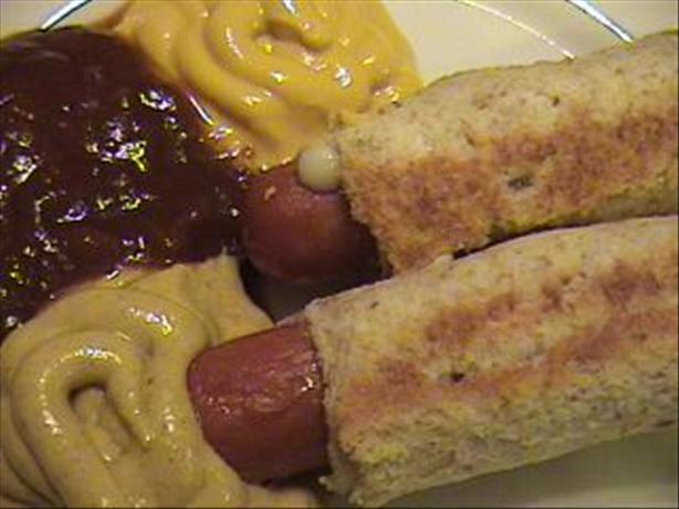 Frankfurter Wurstchen Im Schlafrock (Hot and Crusty Frankfurter. Photo by Mama's Kitchen (Hope)