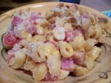Spicy Ham and Tomato Macaroni and Cheese Casserole