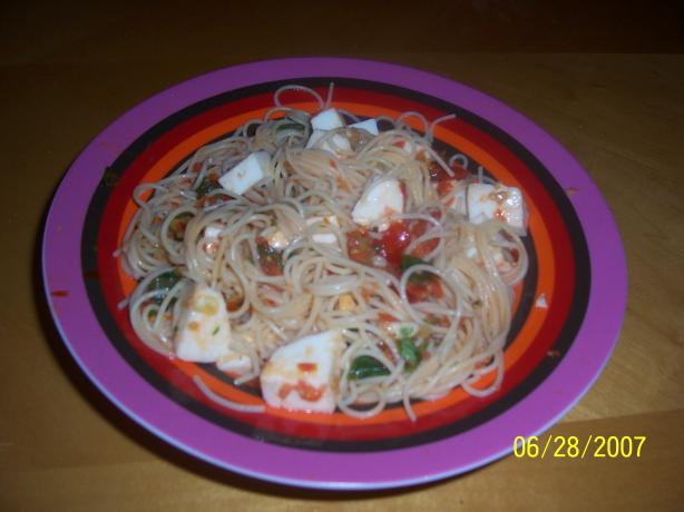 Spaghettini With Checca Sauce. Photo by Karabea