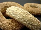 Koul&oacute;uria (Greek Sesame Bread Rings)