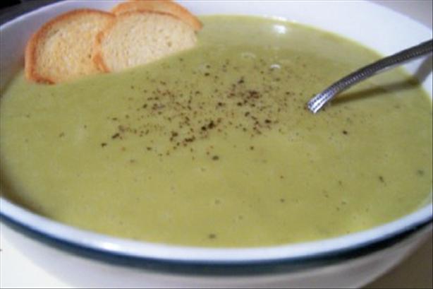 Simple and Good Ham and Split Pea Soup. Photo by lauralie41