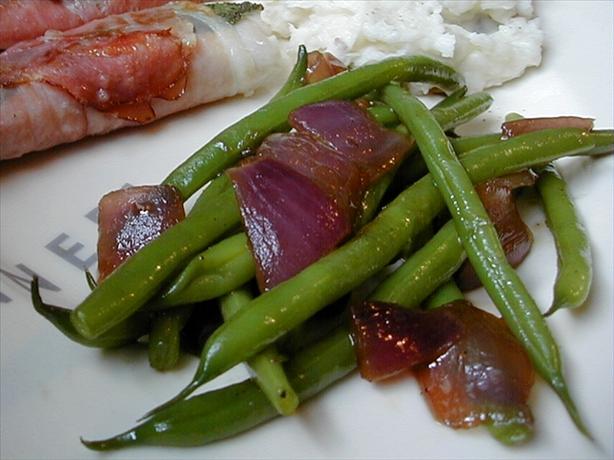 Green Beans With Pan-Roasted Red Onions (Thanksgiving). Photo by ms_bold