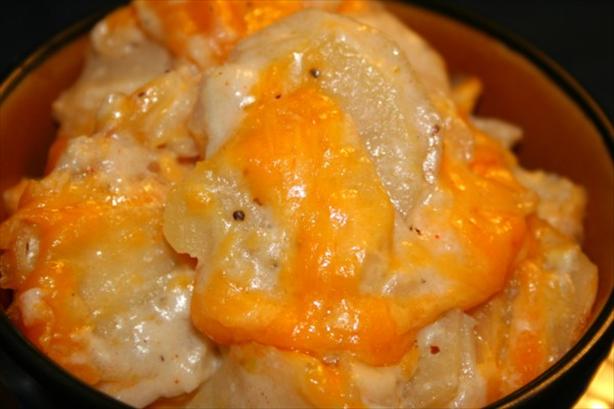 Cheesy Scalloped Potatoes (Calorie-Trimmed). Photo by ~Nimz~