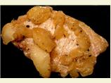Pork Chops With Garlic and Apples in Wine