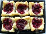Cranberry Brie Bites