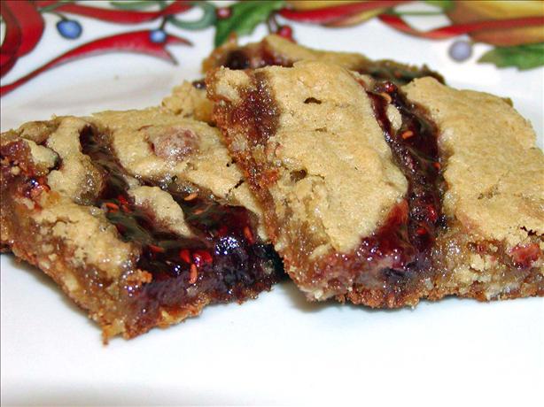 Oatmeal Peanut Butter Strawberry Bars. Photo by Rita~