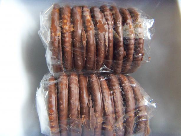 Girl Scout Chocolate Mint Cookies (Copycat). Photo by alligirl