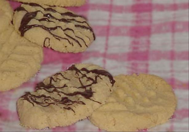 Low Carb Almond Cookies. Photo by justcallmetoni
