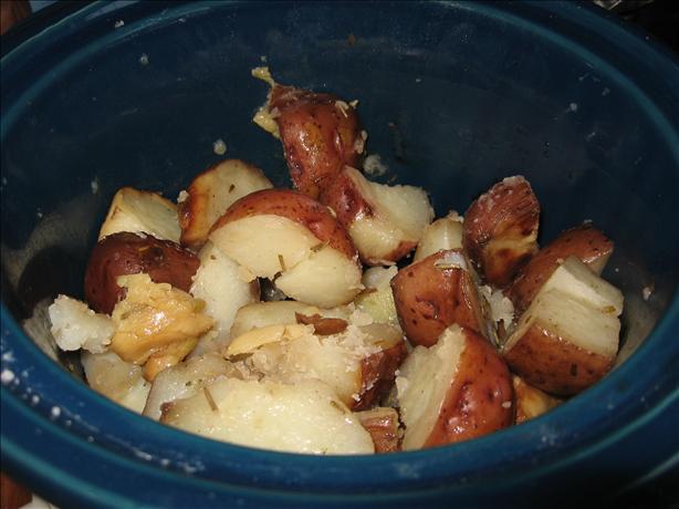 Crock Pot Roasted New Potatoes With Garlic and Herbs. Photo by Charmie777