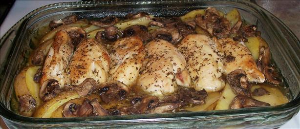 Greek Chicken With Potatoes and Mushrooms. Photo by Jellyqueen