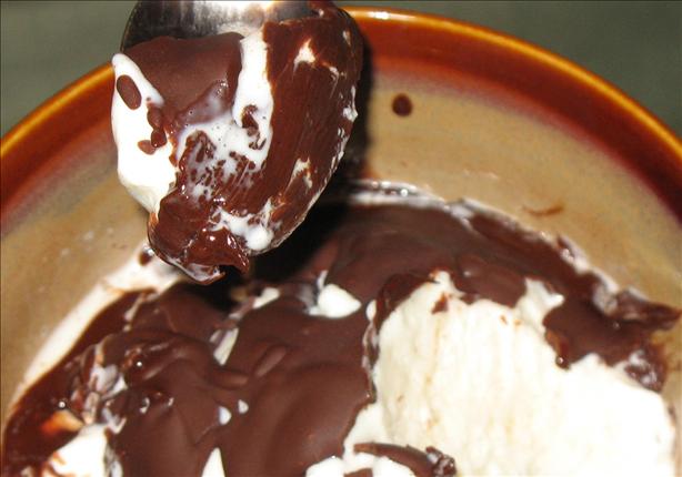 Hard Chocolate Sauce - Dairy Queen Style. Photo by V.A.