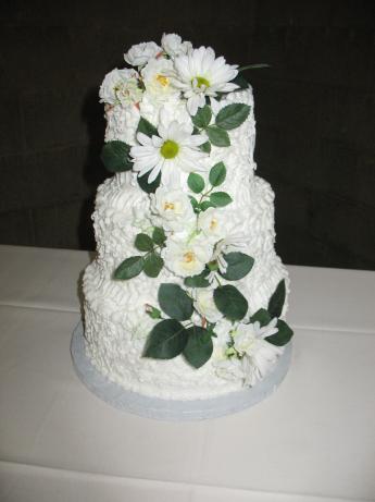 Wedding Cake Frosting. Photo by Chef #1071014