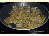 Green Beans Saut&eacute;ed With Onions and Bread Crumbs