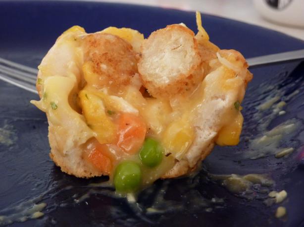 Cheesy Chicken Pot Biscuit Cups (Low Fat, Low Cal). Photo by Lady in love :)