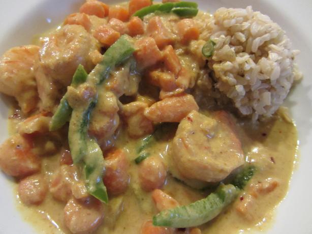 Shrimp in Yellow Curry (Gang Lueng Goong). Photo by Sharlene~W