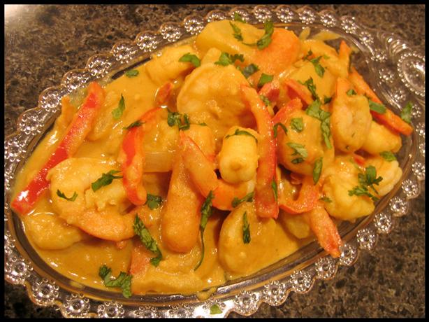 Shrimp in Yellow Curry (Gang Lueng Goong). Photo by eatrealfood
