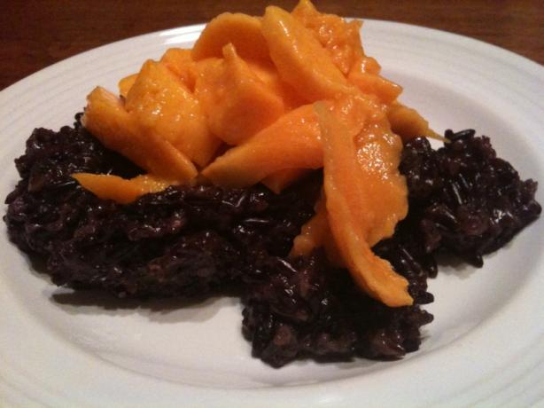 Thai Mango with Sticky Rice (Mamuang Kao Nieo). Photo by Ian Magary