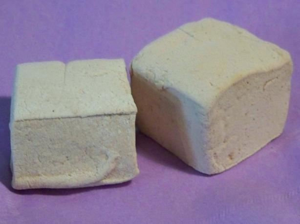 Homemade Marshmallows. Photo by Cannoli