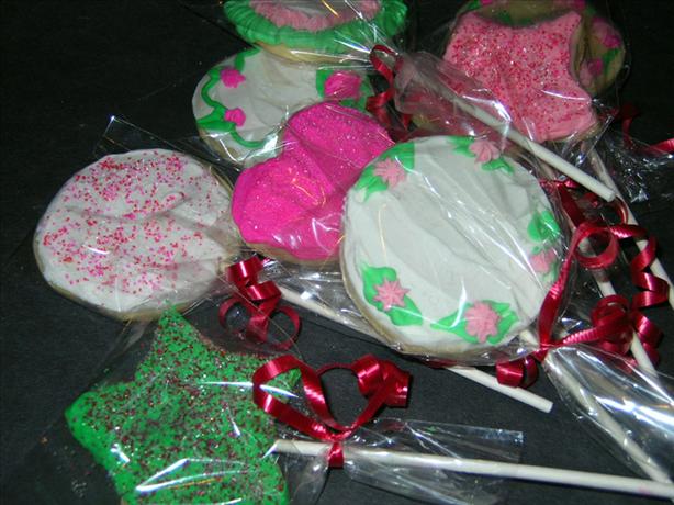 Valentine Cookie Pops. Photo by justcallmetoni