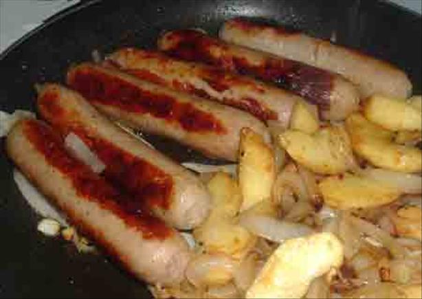 Bratwurst Bake. Photo by Bergy