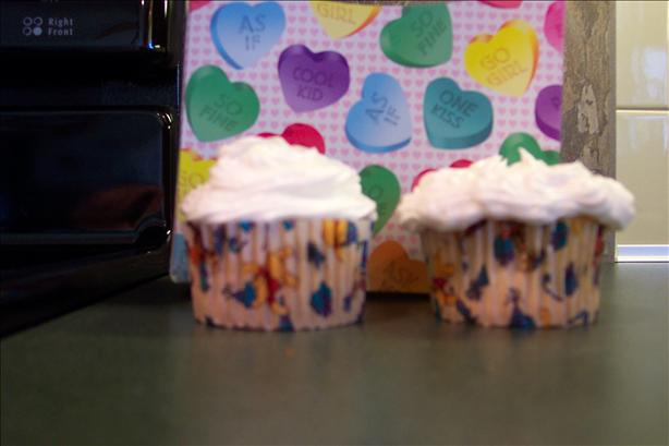 Buttercream Cream Cheese Decorator Frosting. Photo by Mommy of Five