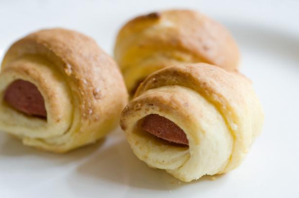 Pigs in a Blanket (From Scratch). Photo by artholic