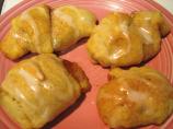 Easy Mini Cinnamon Marshmallow Crescent Twists