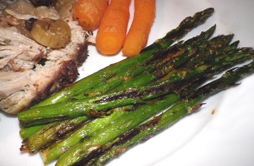 Grilled Asparagus With Lemon and Garlic. Photo by Bergy